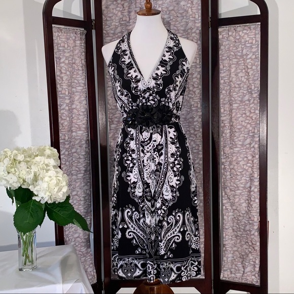 ECI Dresses & Skirts - Eci black and white sleeveless dress.